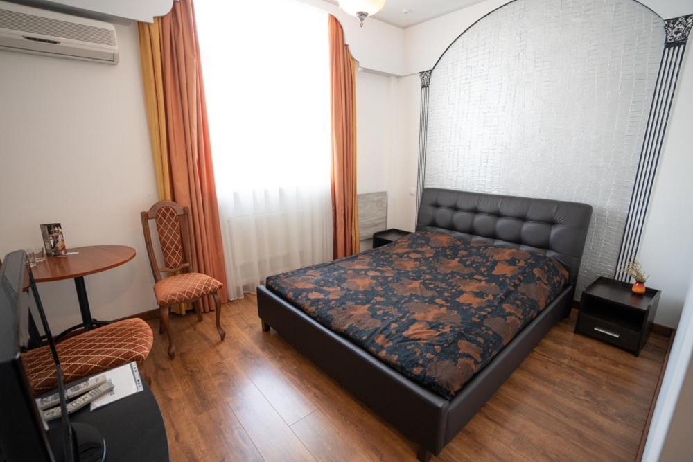 Hotel Piano Kiev Ngoại thất bức ảnh